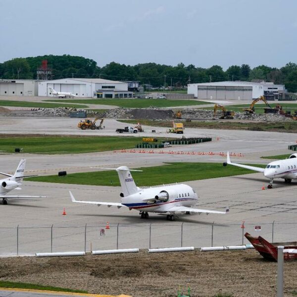 Airlines Aim to Shift Blame for Flight Problems to FAA